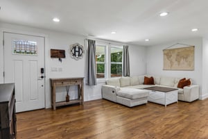 Glenview Rd-S1605-010.jpg