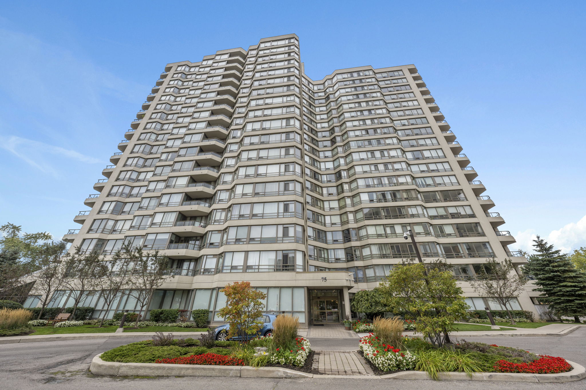 75 King St E Unit 1712 Mississauga, ON L5A 4G5