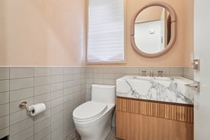 1st Fl Bath 1, Shared