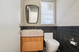 1st Fl Bath 2, Shared