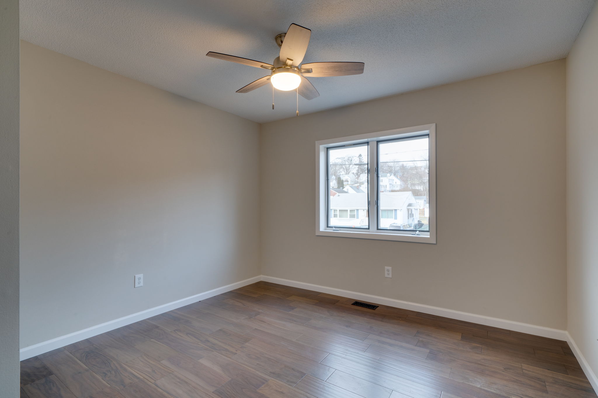  75 Platt Ave, West Haven, CT 06516, US Photo 28