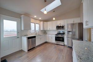  75 Platt Ave, West Haven, CT 06516, US Photo 14