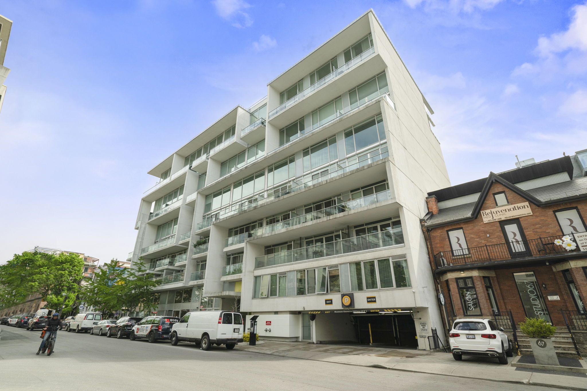 75 Portland St Unit 911 Toronto, ON M5V 2M9