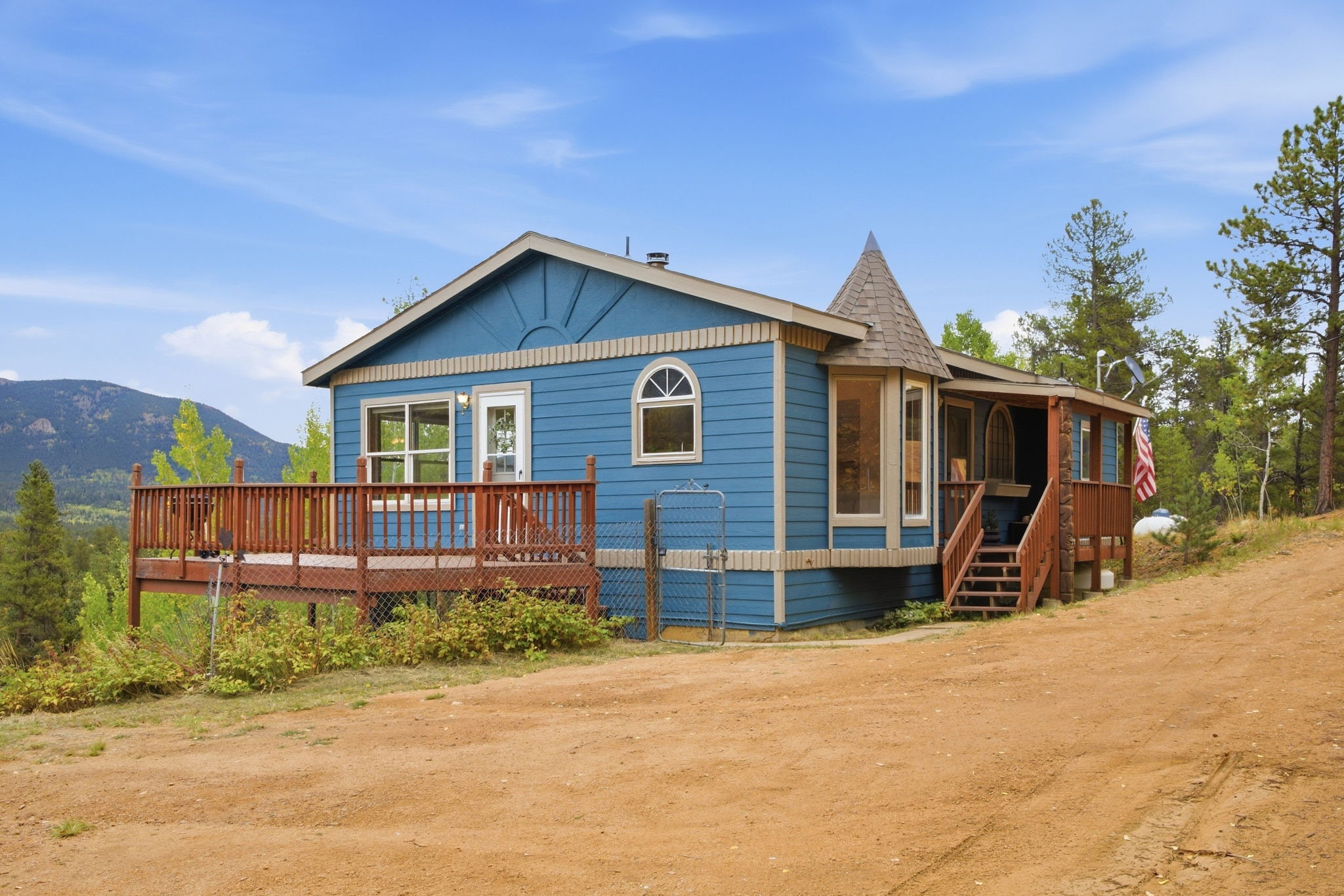 Beautiful Mtn Home with Oversized 2 Car Garage