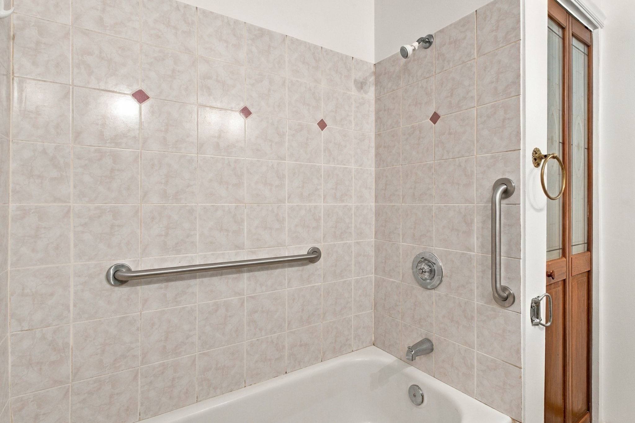 Main Floor  Full Bathroom