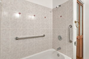Main Floor  Full Bathroom