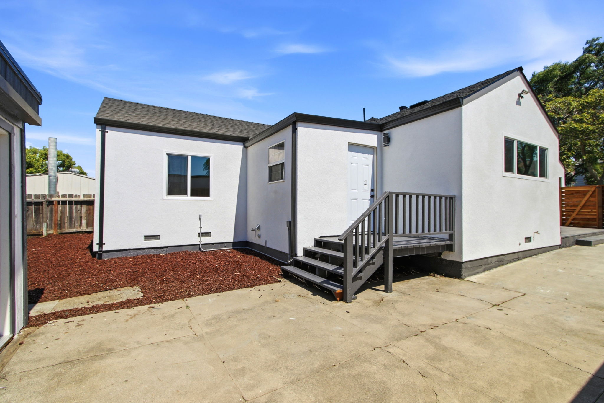 037_F8_75 S Cragmont Ave