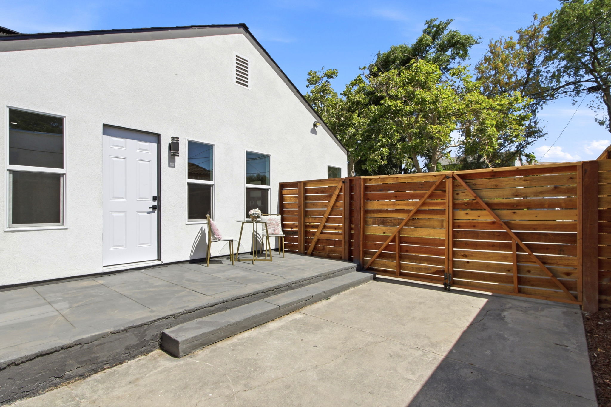 040_F8_75 S Cragmont Ave