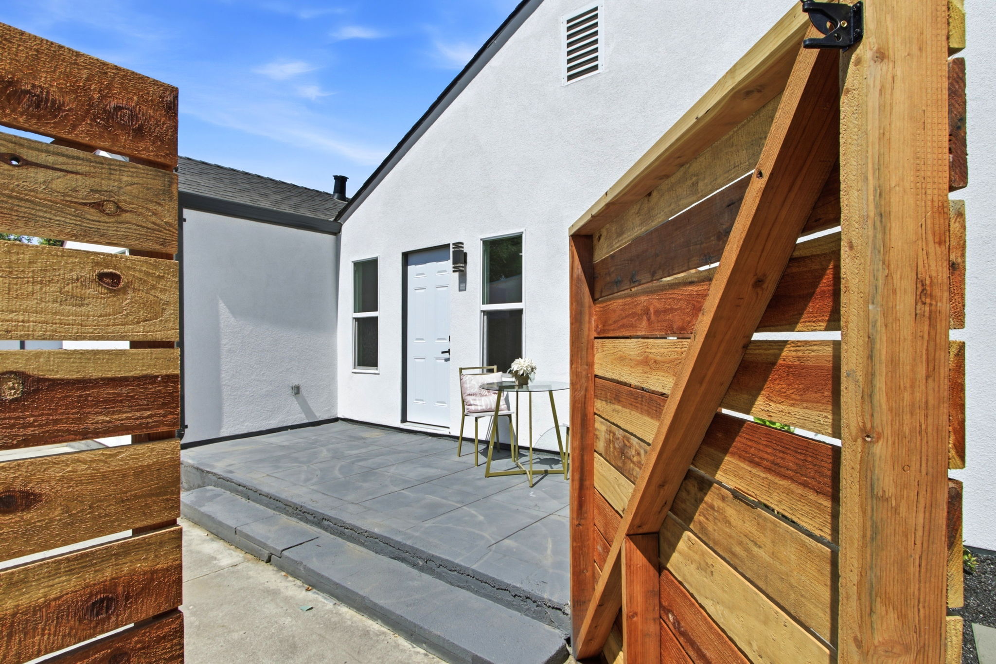 041_F8_75 S Cragmont Ave