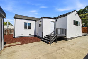 037_F8_75 S Cragmont Ave