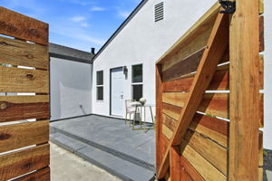 041_F8_75 S Cragmont Ave
