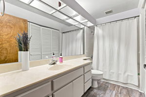 026_F8_750 Lincoln Rd 47