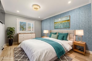 DSC04137 virtually staged.jpeg