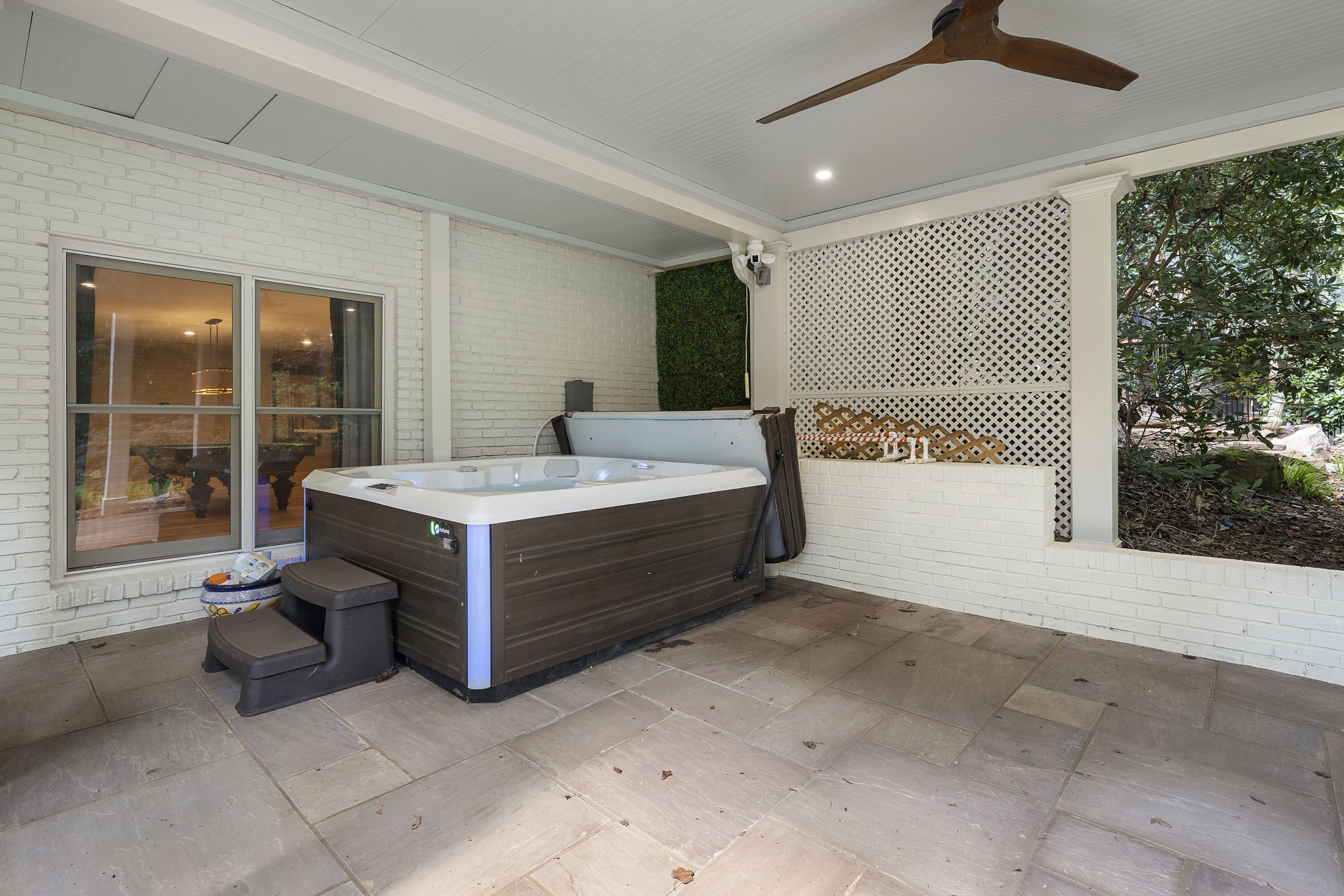 Great hot tub or cold plunge