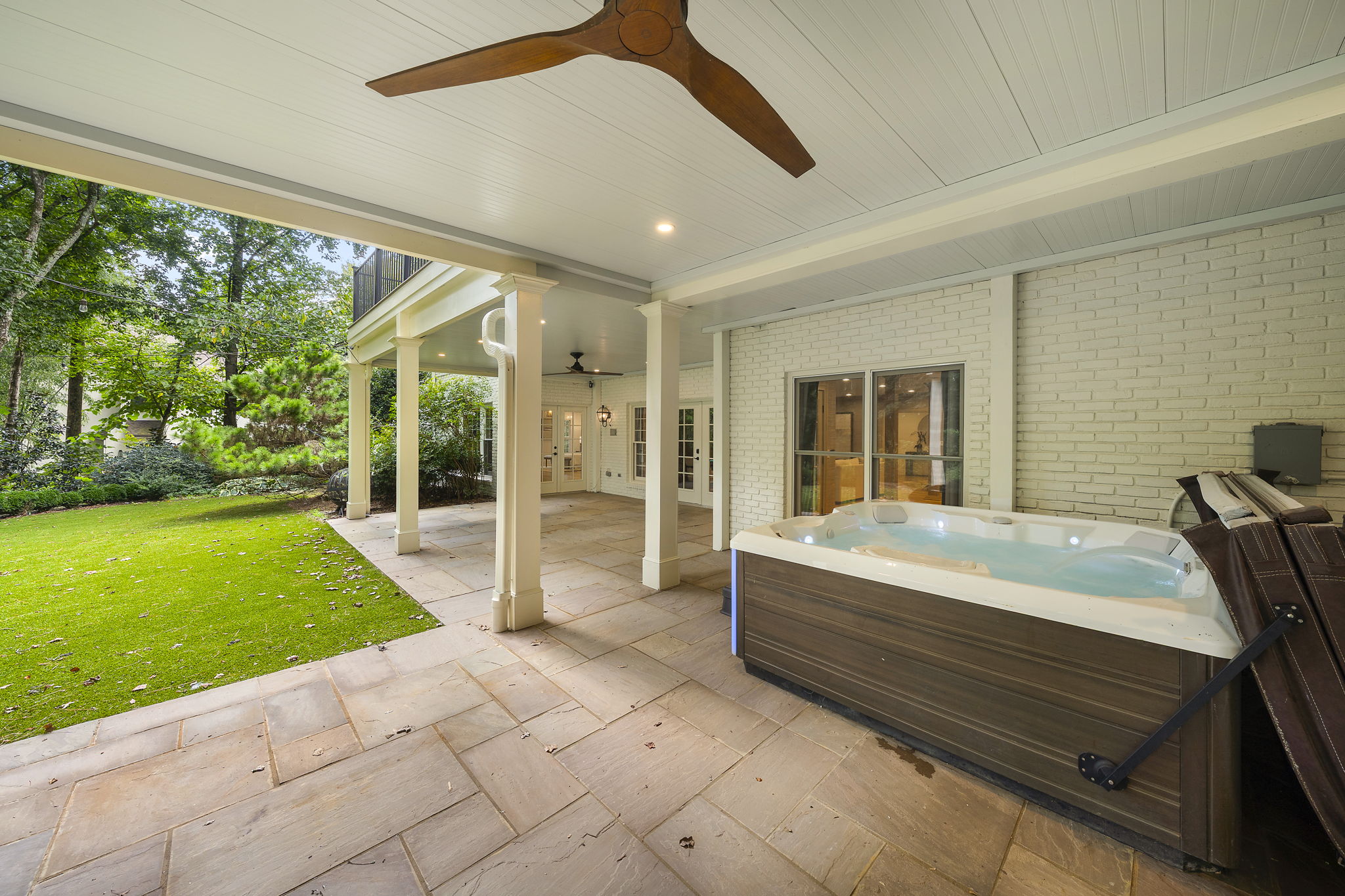 Great hot tub or cold plunge