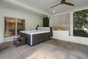 Great hot tub or cold plunge
