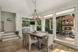 Breakfast room and second stair
