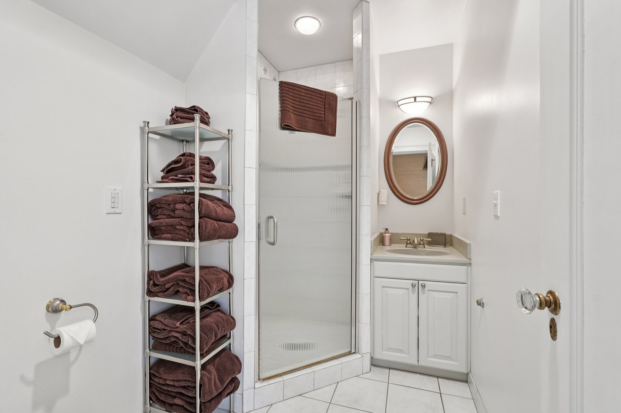 Hillcrest Dr-S1103-029.jpg