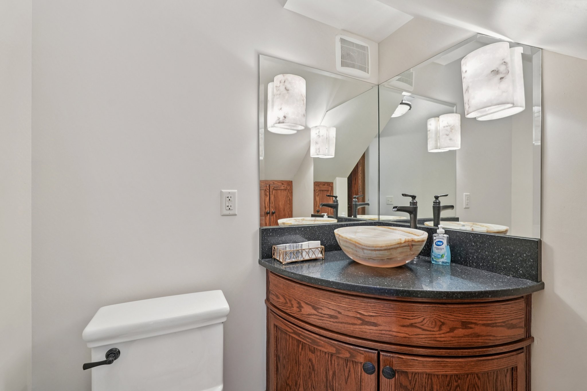 Hillcrest Dr-S1103-042.jpg