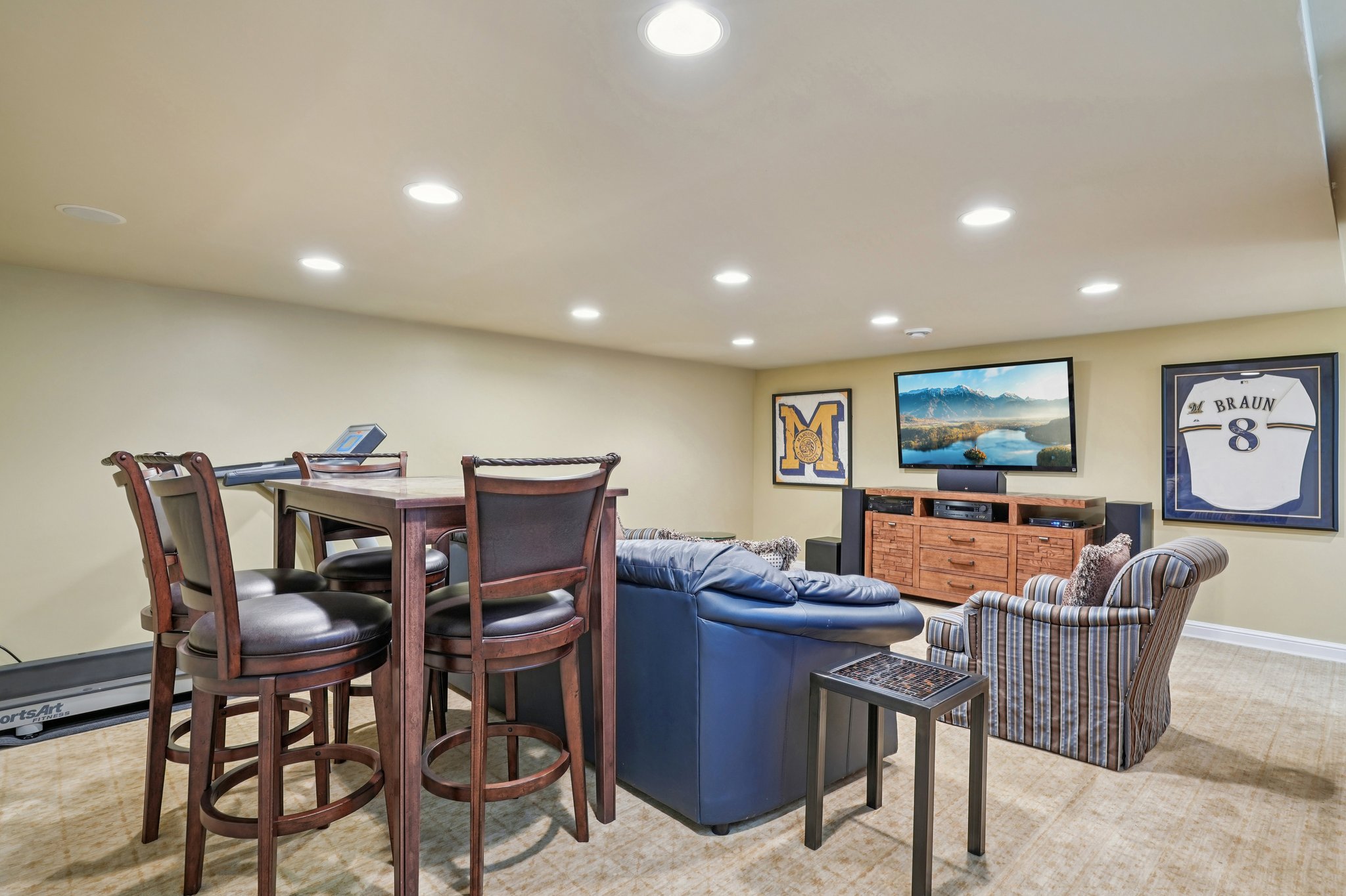 Hillcrest Dr-S1103-043.jpg