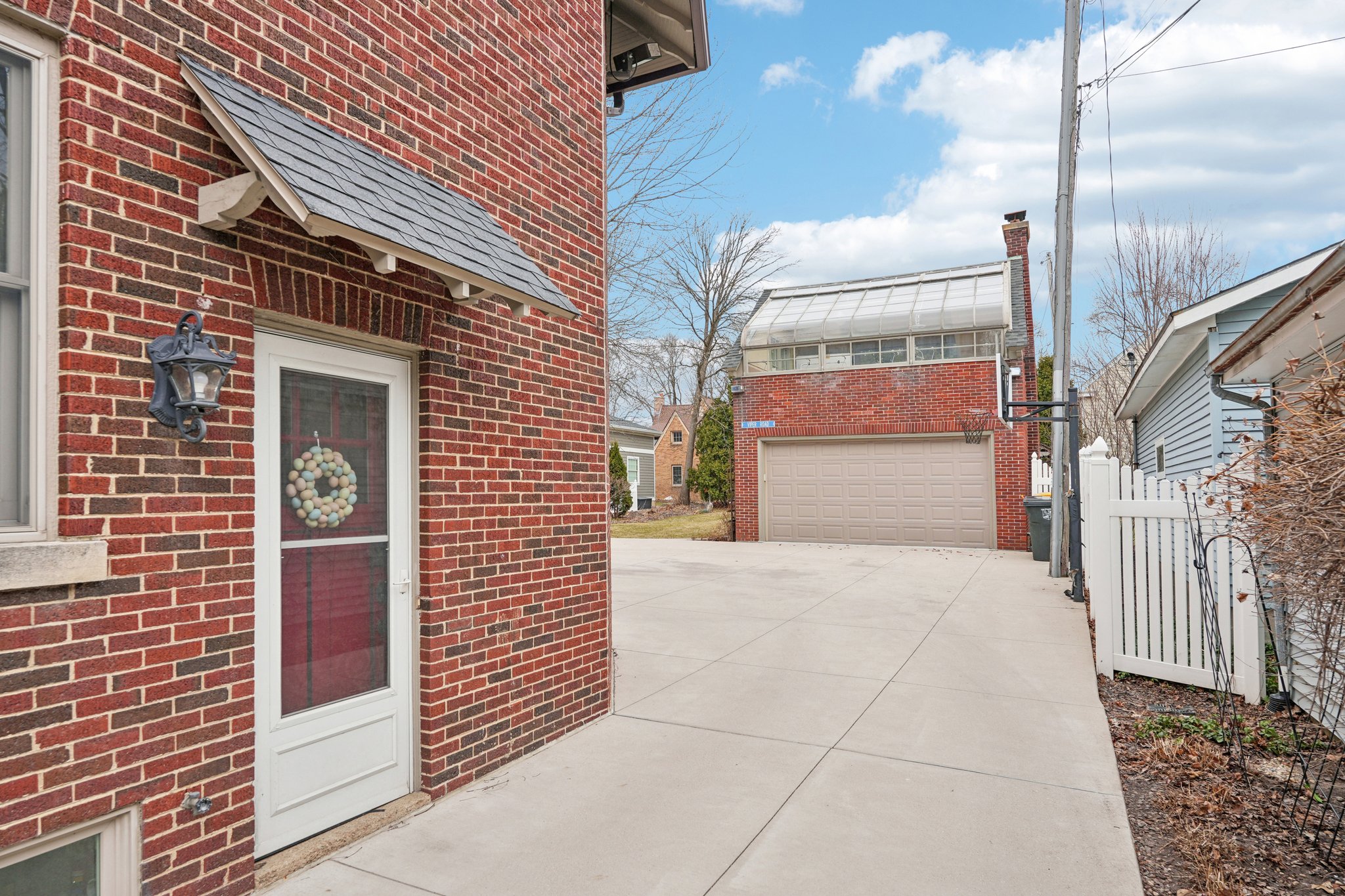 Hillcrest Dr-S1103-050.jpg