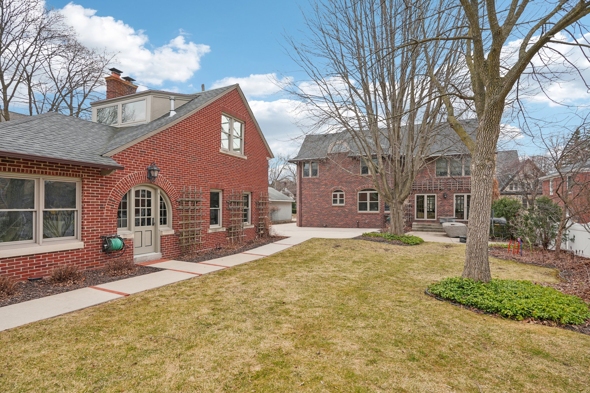 Hillcrest Dr-S1103-055.jpg