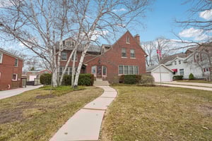 Hillcrest Dr-S1103-002.jpg