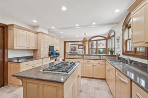 Hillcrest Dr-S1103-024.jpg