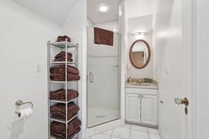 Hillcrest Dr-S1103-029.jpg