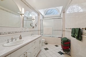 Hillcrest Dr-S1103-033.jpg