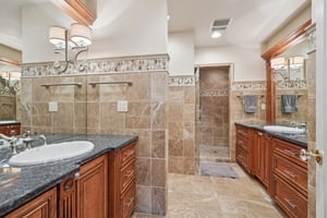 Hillcrest Dr-S1103-040.jpg