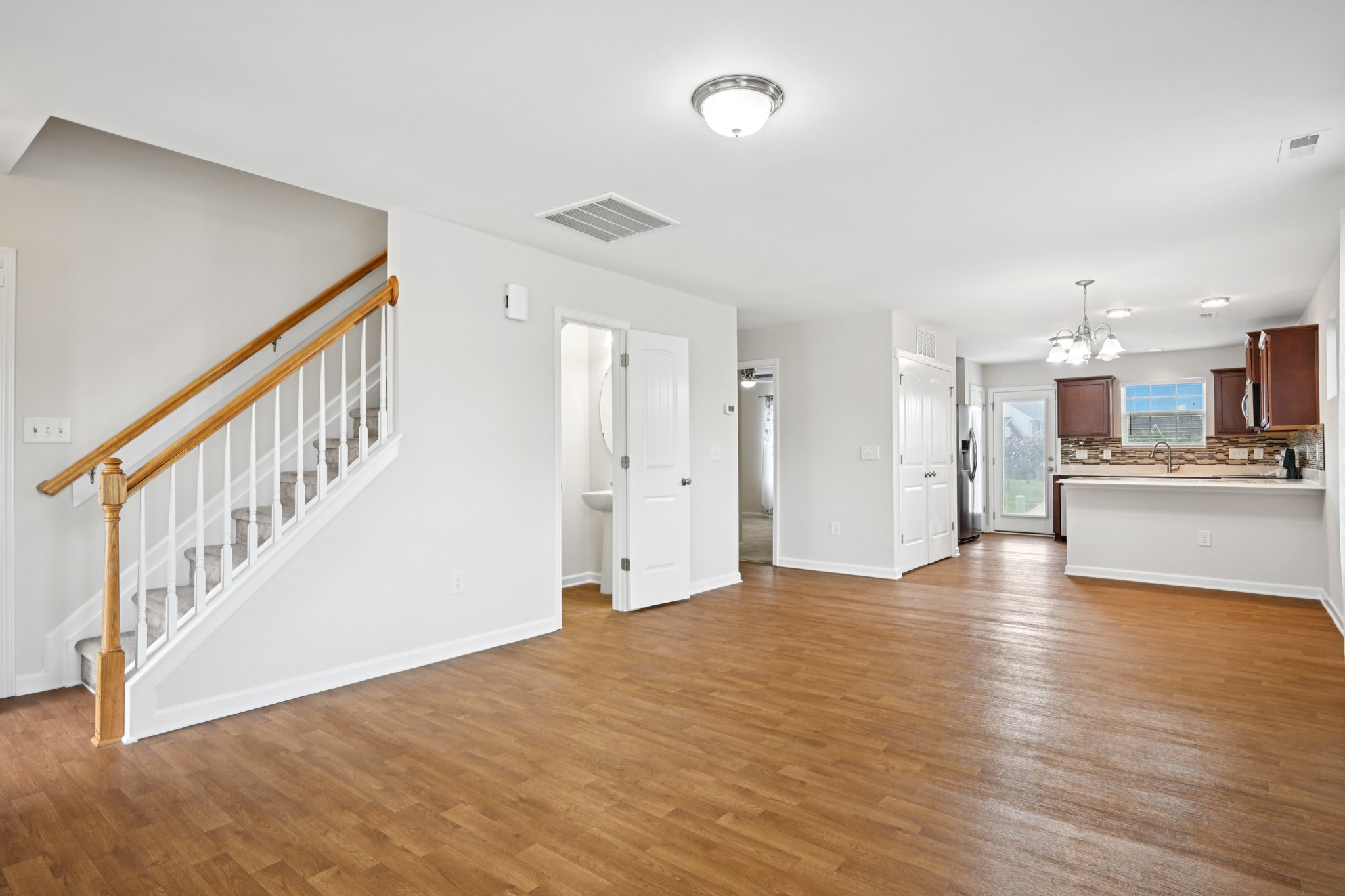 Oliver Park Dr-S2308-009.jpg