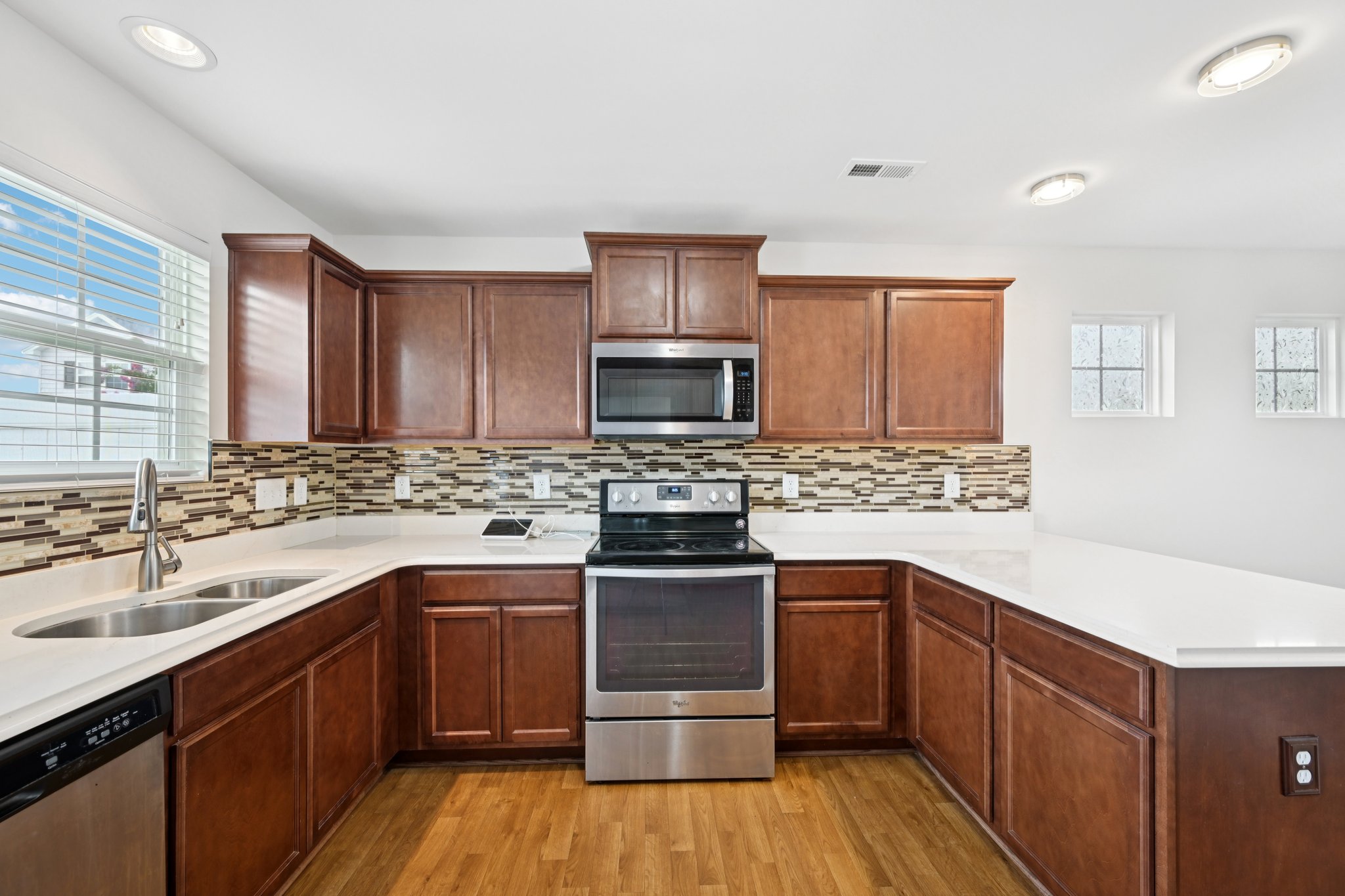 Oliver Park Dr-S2308-013.jpg