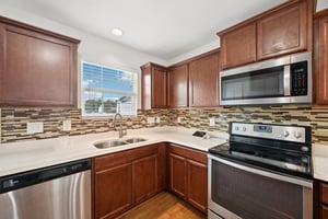 Oliver Park Dr-S2308-014.jpg