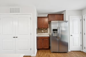 Oliver Park Dr-S2308-016.jpg