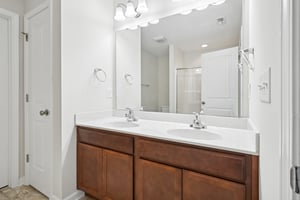 Oliver Park Dr-S2308-025.jpg
