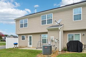 Oliver Park Dr-S2308-037.jpg