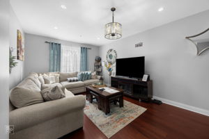 7504 Claridge Dr E, Bridgeview, IL 60455_004
