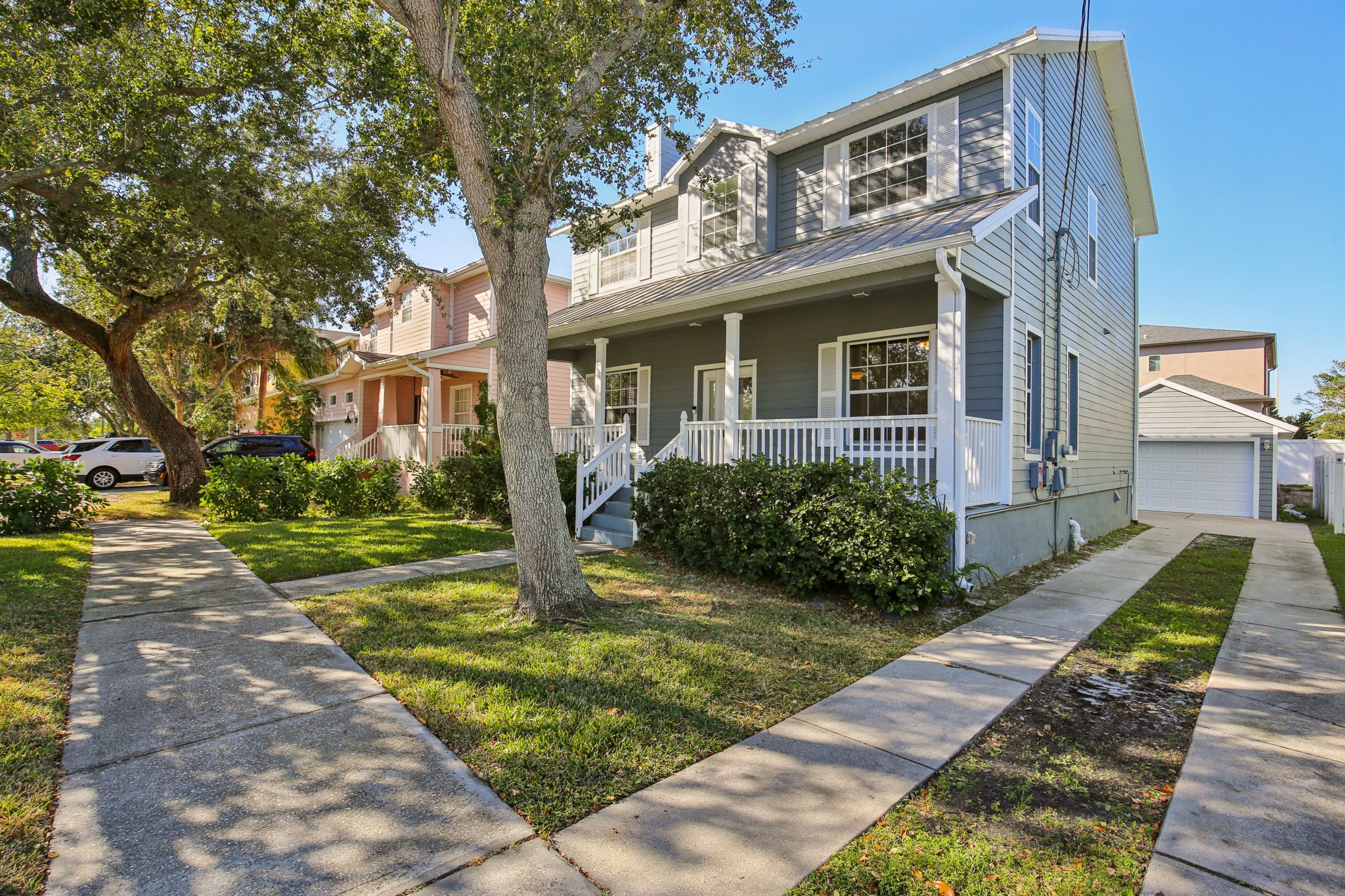 S Mascotte St-S3011-002.jpg