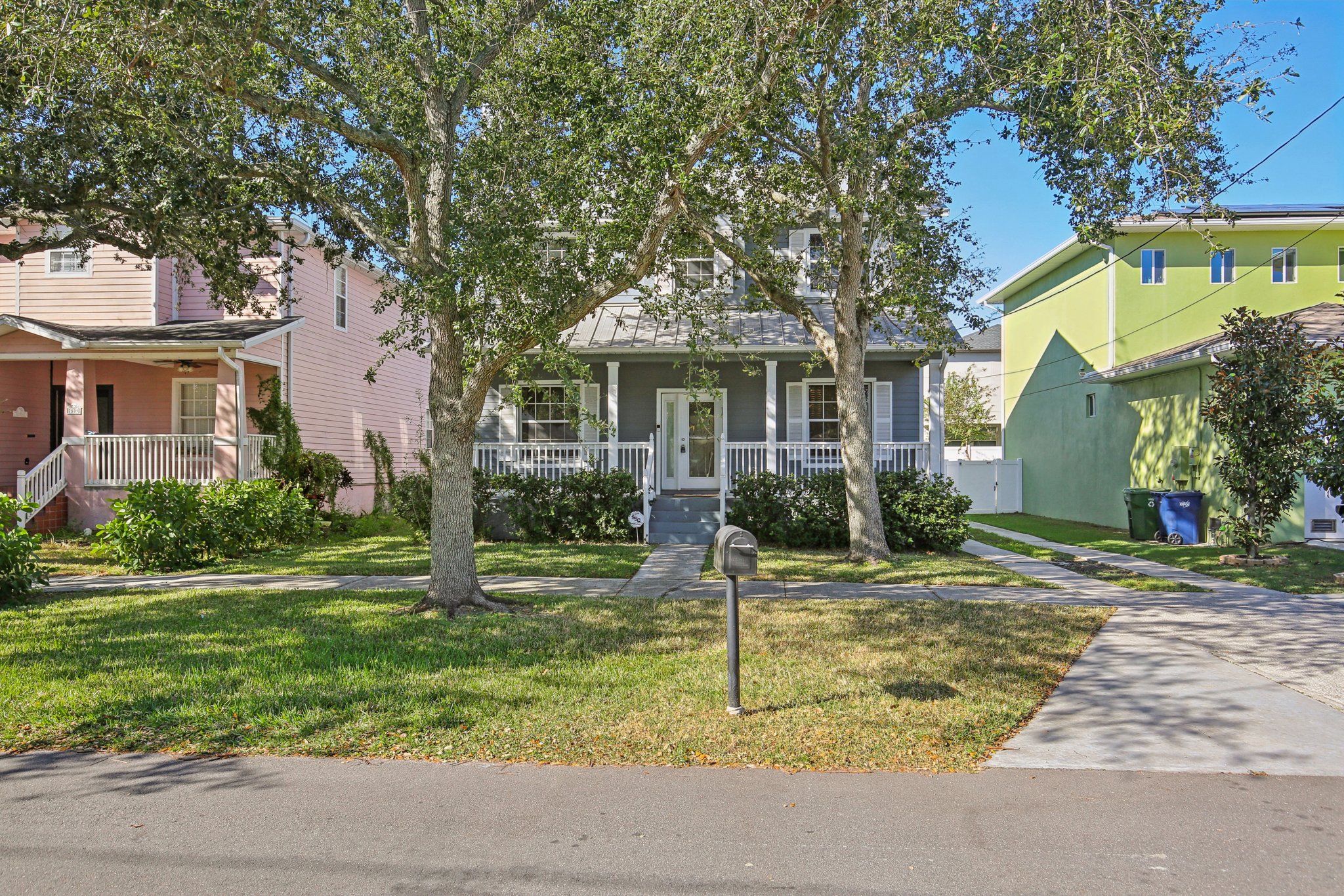 S Mascotte St-S3011-004.jpg