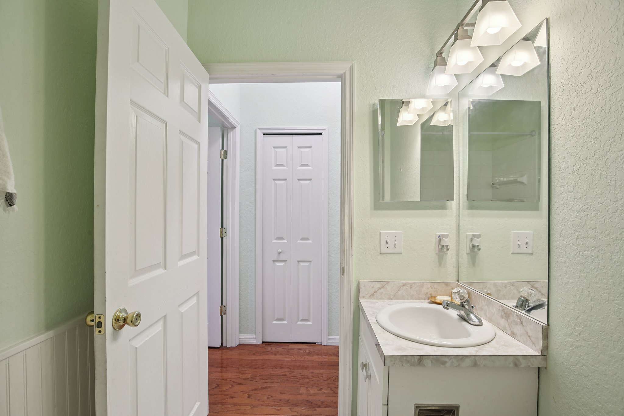 S Mascotte St-S3011-019.jpg