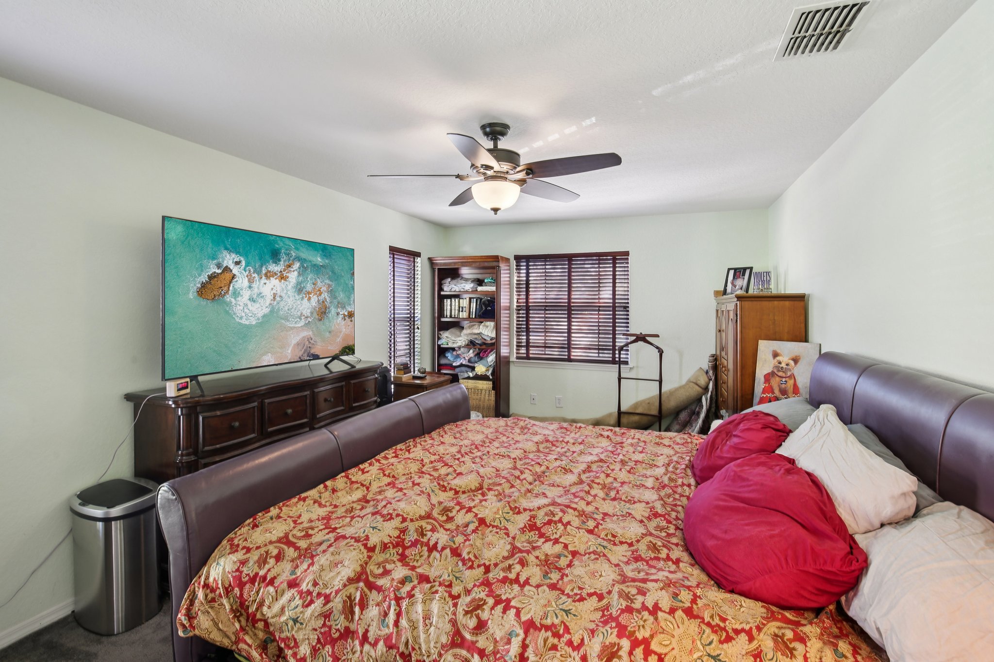 S Mascotte St-S3011-029.jpg