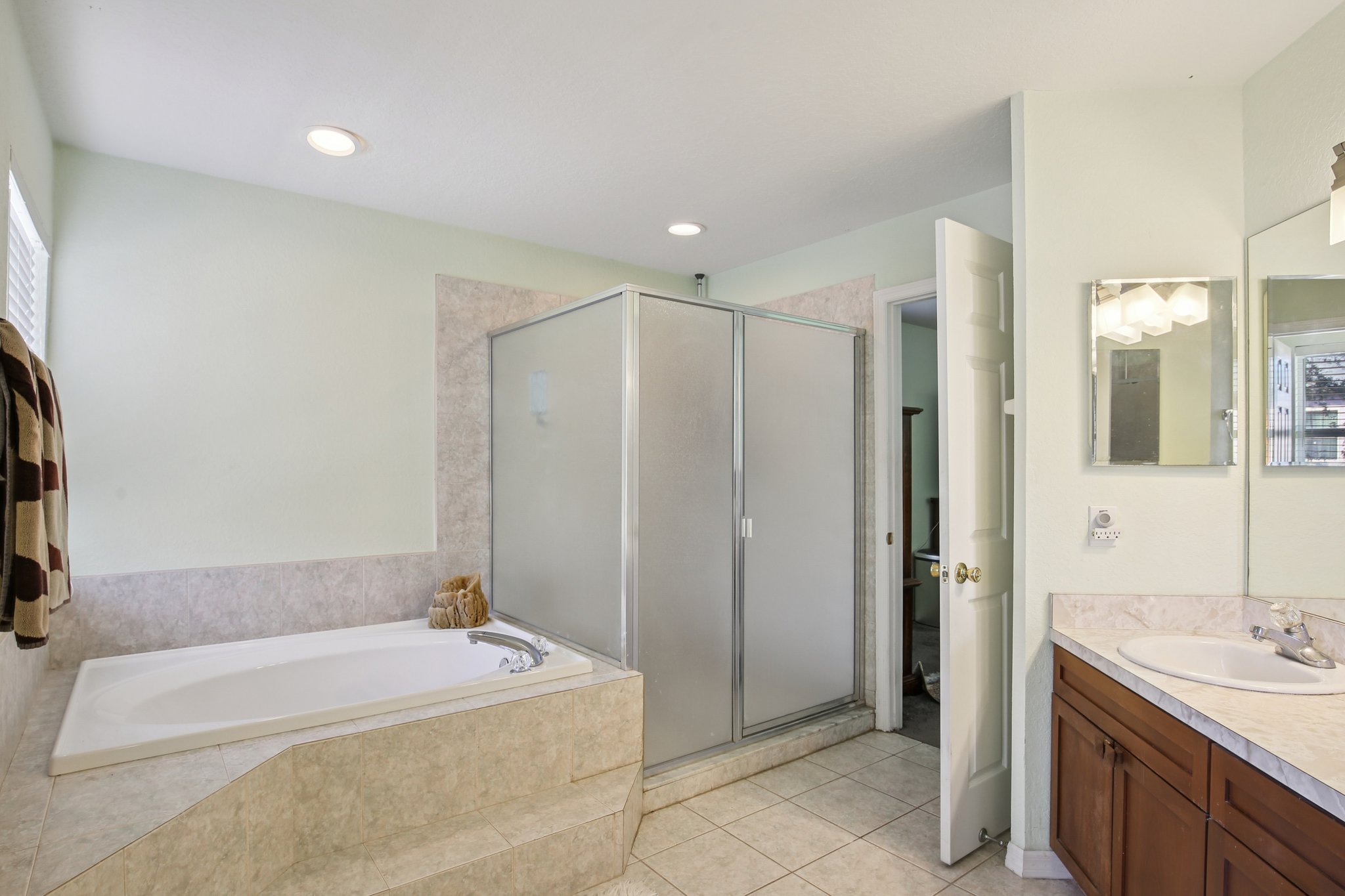 S Mascotte St-S3011-033.jpg