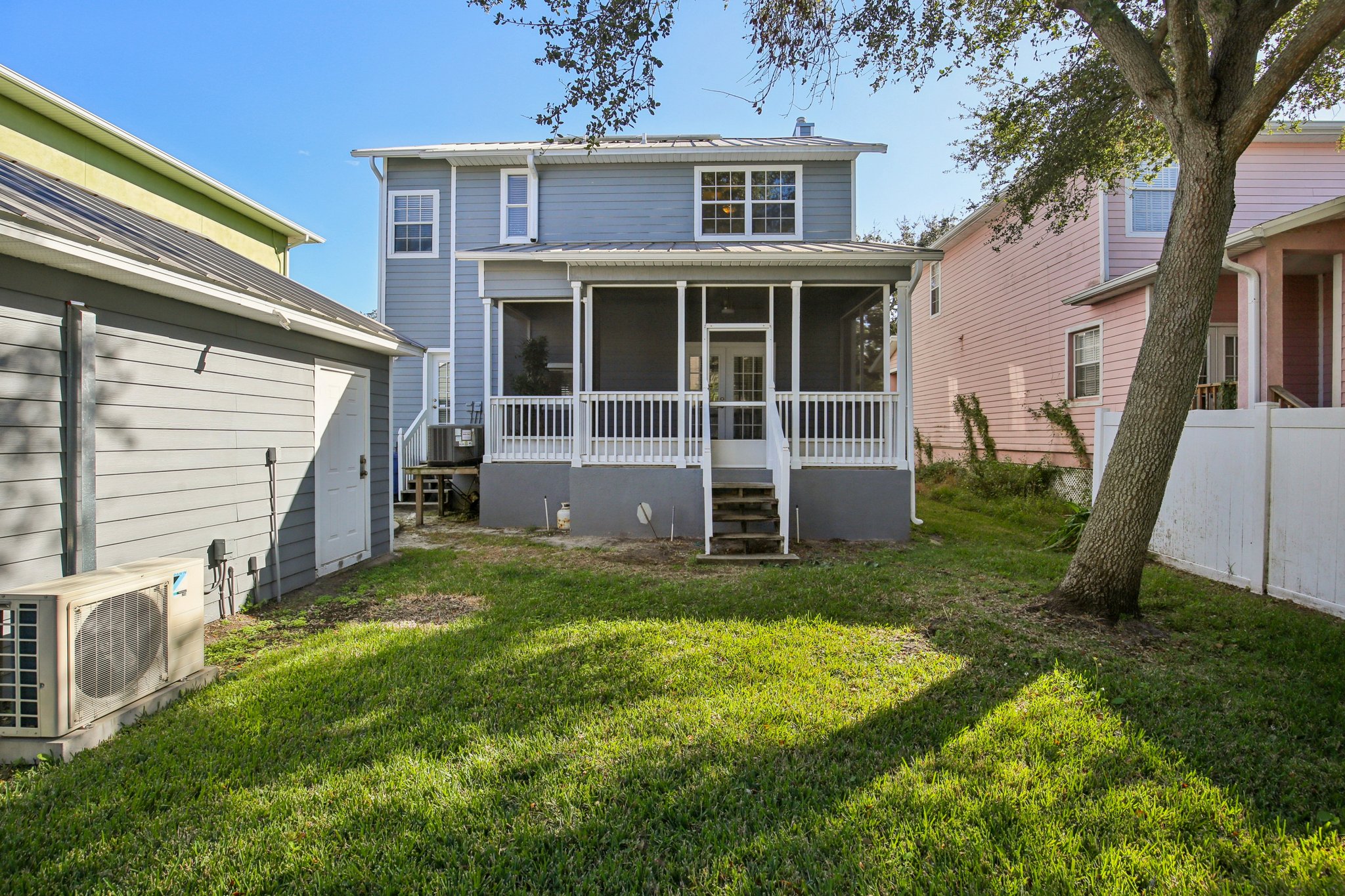 S Mascotte St-S3011-040.jpg