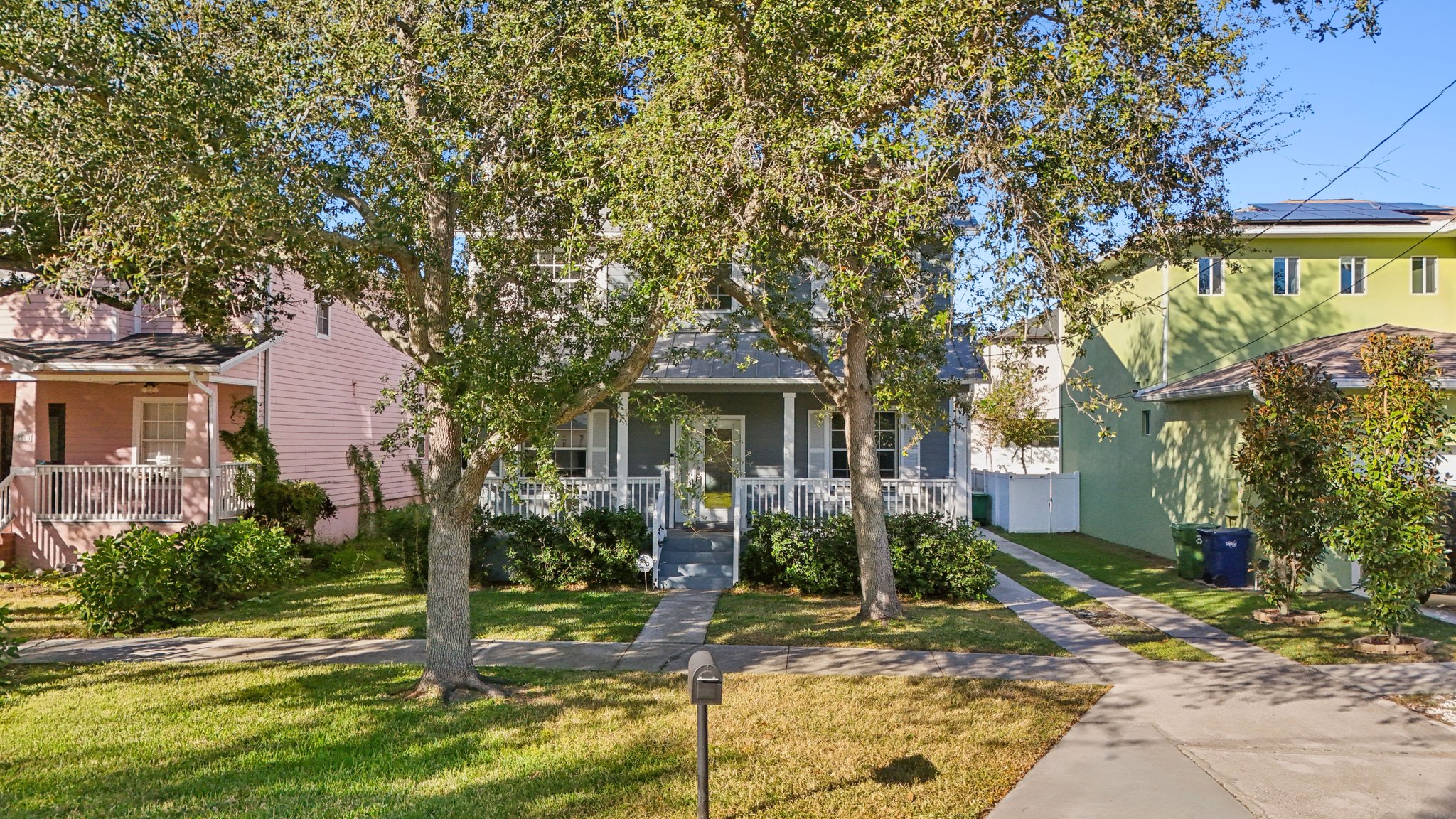 S Mascotte St-S3011-044.jpg