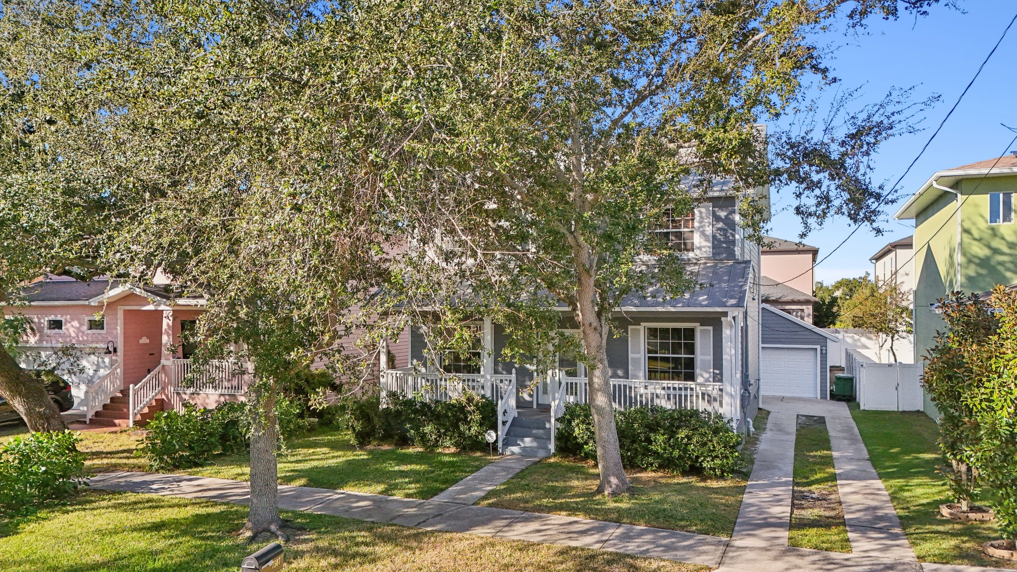 S Mascotte St-S3011-046.jpg