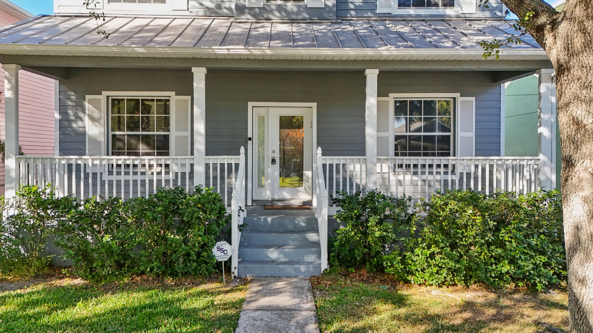 S Mascotte St-S3011-050.jpg