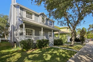 S Mascotte St-S3011-003.jpg