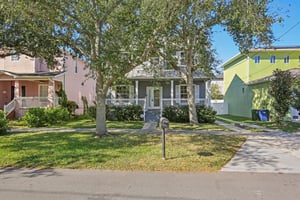 S Mascotte St-S3011-004.jpg