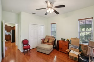 S Mascotte St-S3011-021.jpg